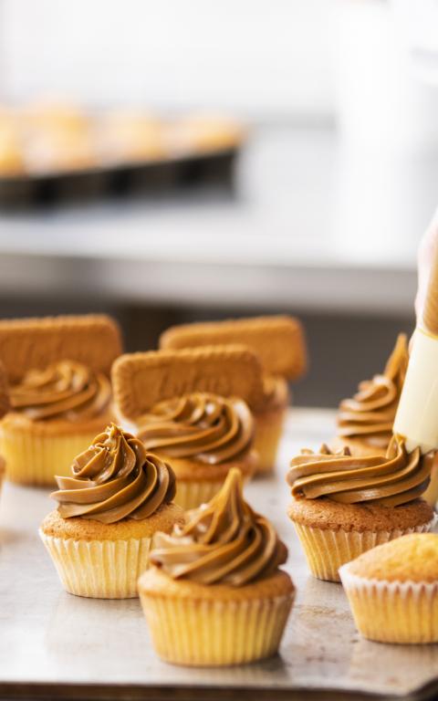 Lotus Biscoff spread cupcakes